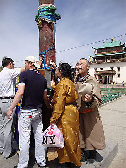 La dévotion du peuple mongol