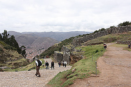 Sacsayhuaman et vue de Cusco au loin