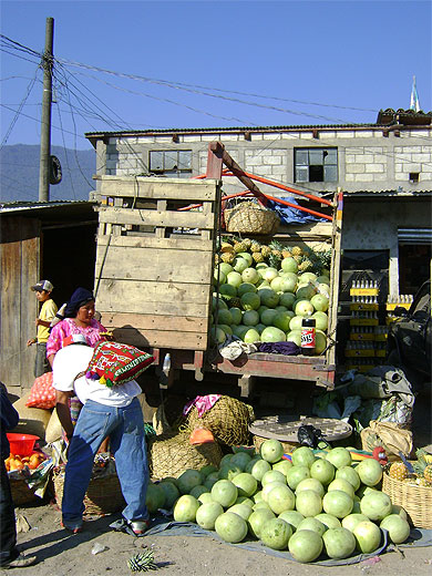 Fruits au marché de Nebaj Fruits au marché de Nebaj
