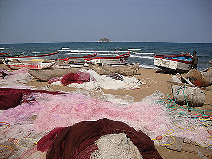 Filets de pêche sur la plage de Senga Bay