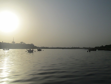 En bateau sur la rivière Yamuna