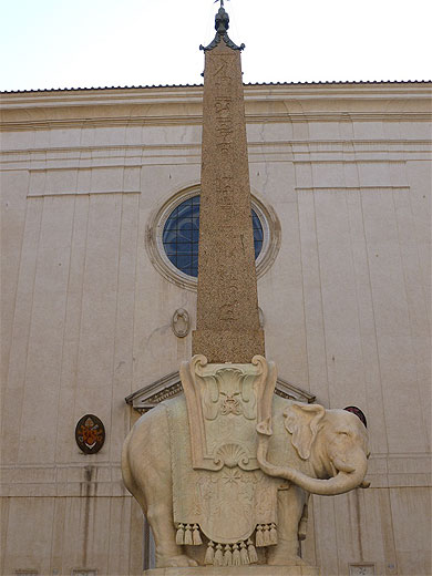 Obélisque égyptien de la Minerve Obélisque égyptien de la Minerve