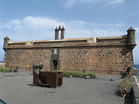 Castillo de San José (Musée d'Art Contemporain) Castillo de San José (Musée d'Art Contemporain)