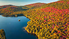 L&rsquo;&eacute;t&eacute; indien au Canada : o&ugrave; voir les couleurs de l'automne ?