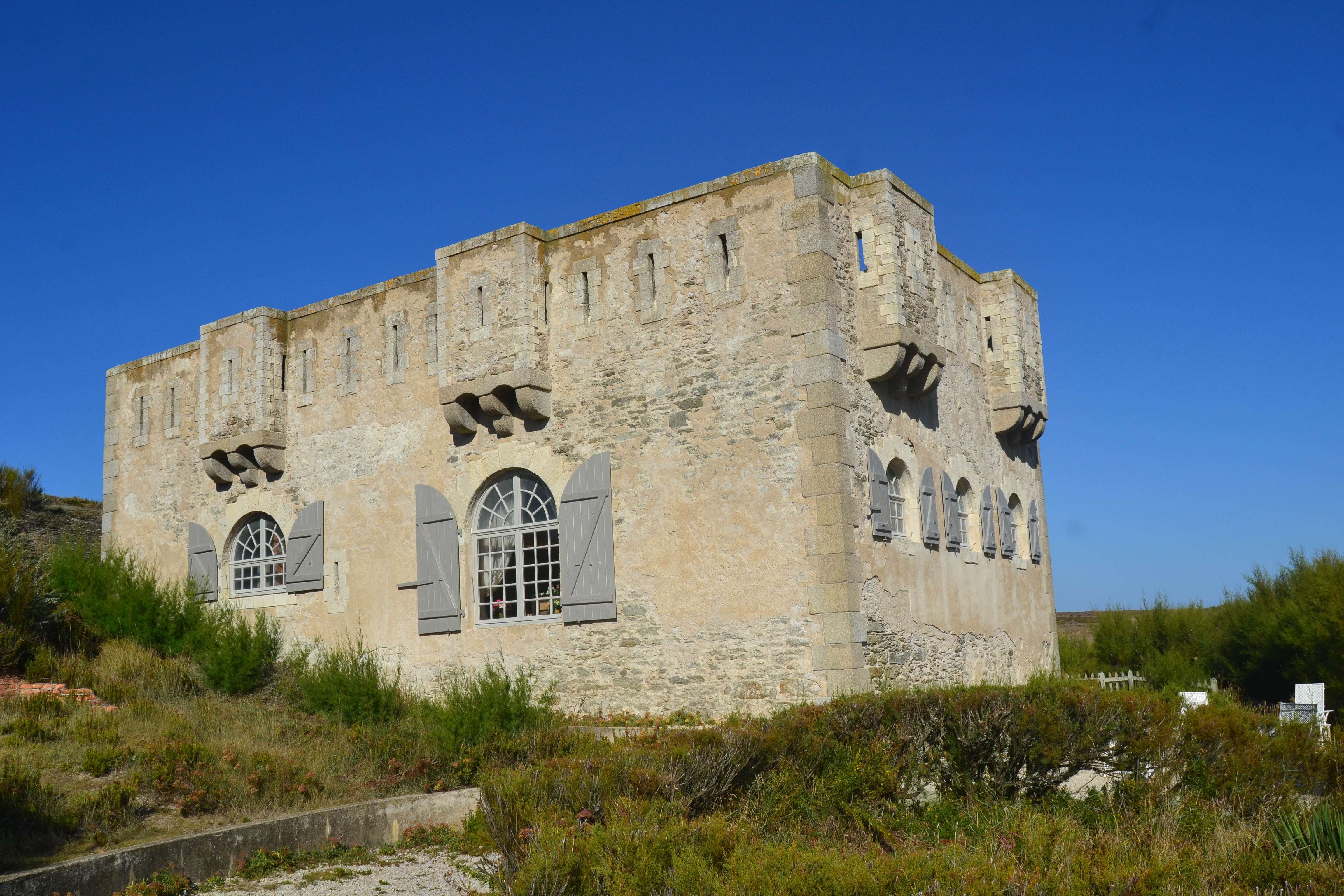 Fort Sarah Bernhardt pointe des Poulains Fort Sarah Bernhardt pointe des Poulains