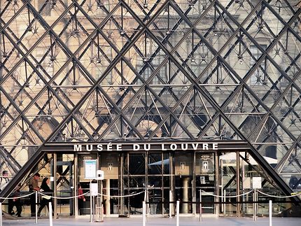Entrée principale du musée du Louvre