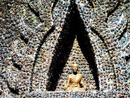 Bouddha au Wat Chaimongkol
