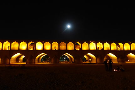 Pont Khaju la nuit, Iran