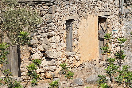 Vieille maison du village abandonné
