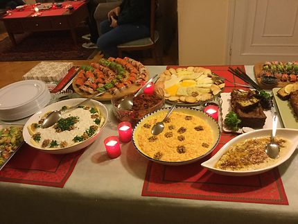 Repas marocain, turc et japonais entre amis