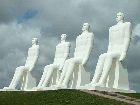 Les 4 géants à Esbjerg face à la Mer du Nord Les 4 géants à Esbjerg face à la Mer du Nord