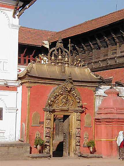 Porte d'or à Bhaktapur