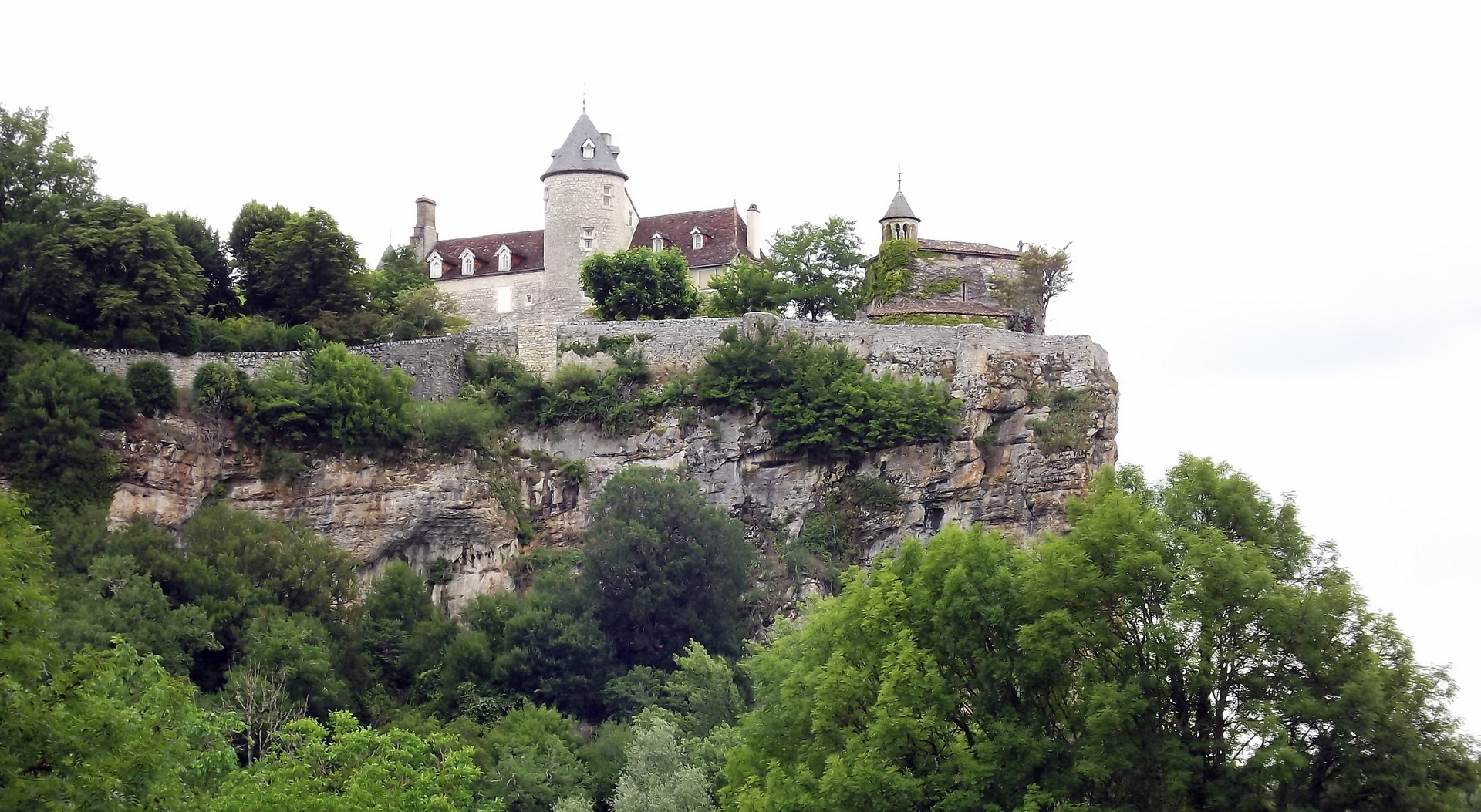 CHATEAU DE BELCASTEL CHATEAU DE BELCASTEL