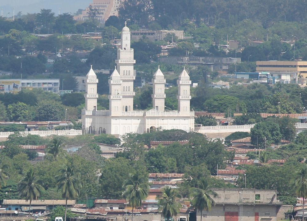 Mosquée de Yamoussoukro depuis la Basilique