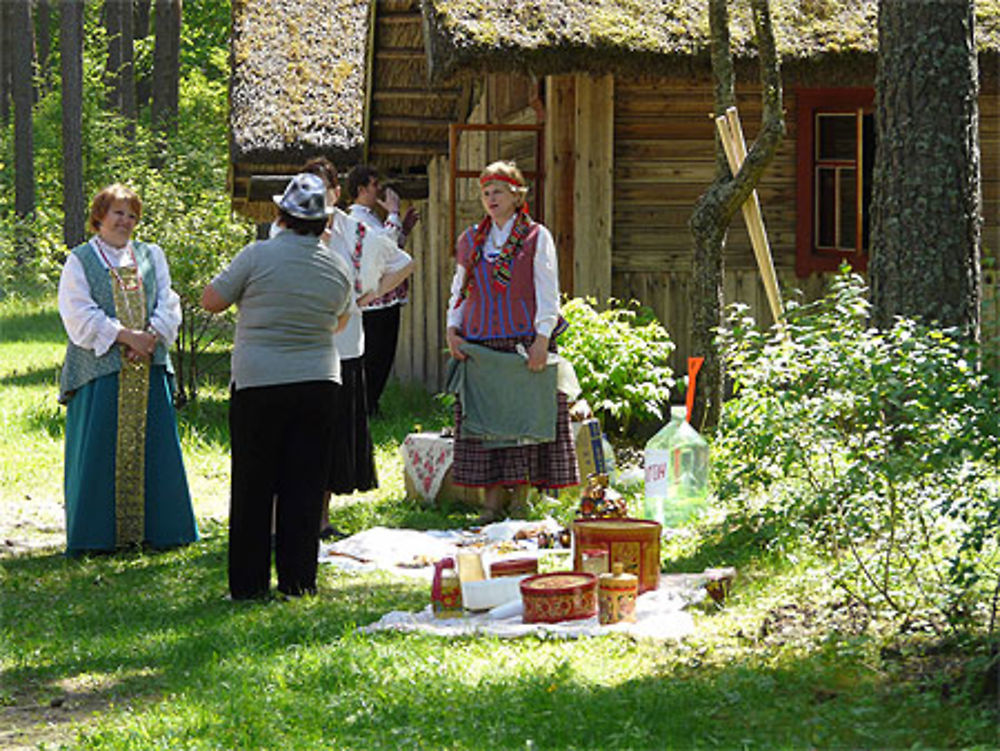 Artisanat et costumes traditionnels