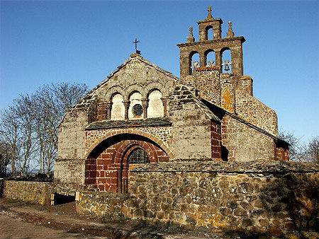 Petite église romane de Saint Rémy