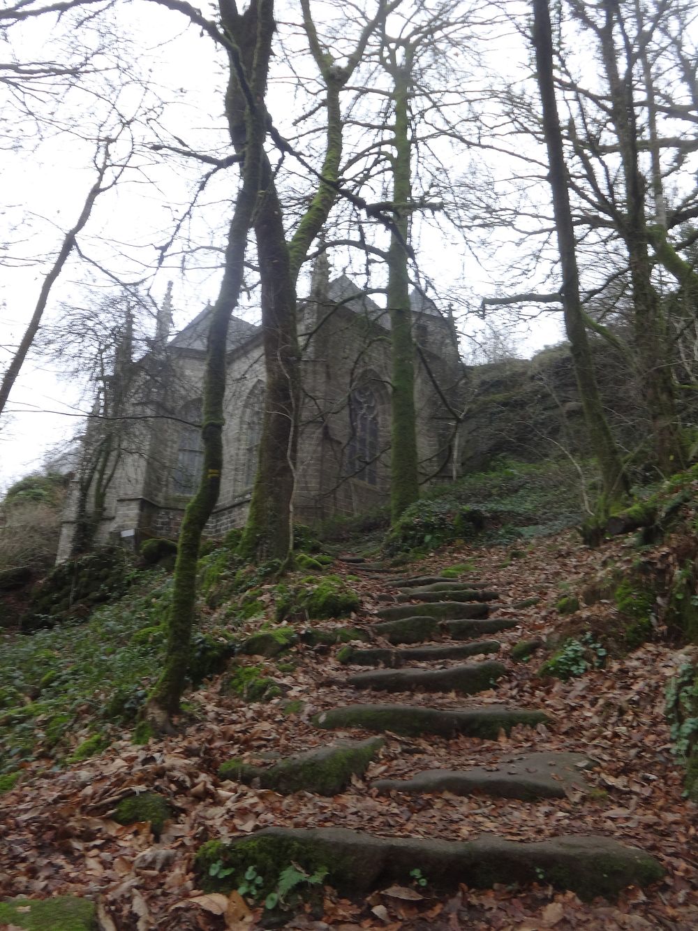 Sainte-Barbe depuis la forêt