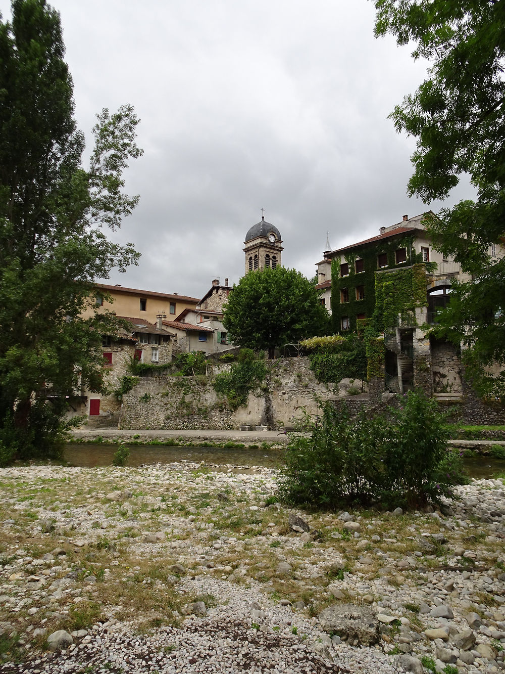 La rivière et le clocher à Pont-en-Royans