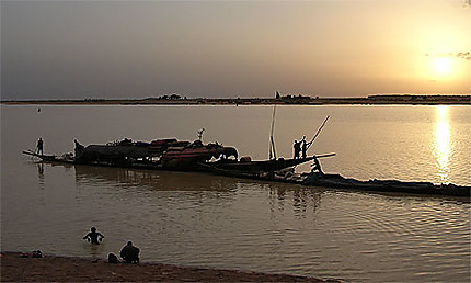 Coucher de soleil sur le fleuve Bani