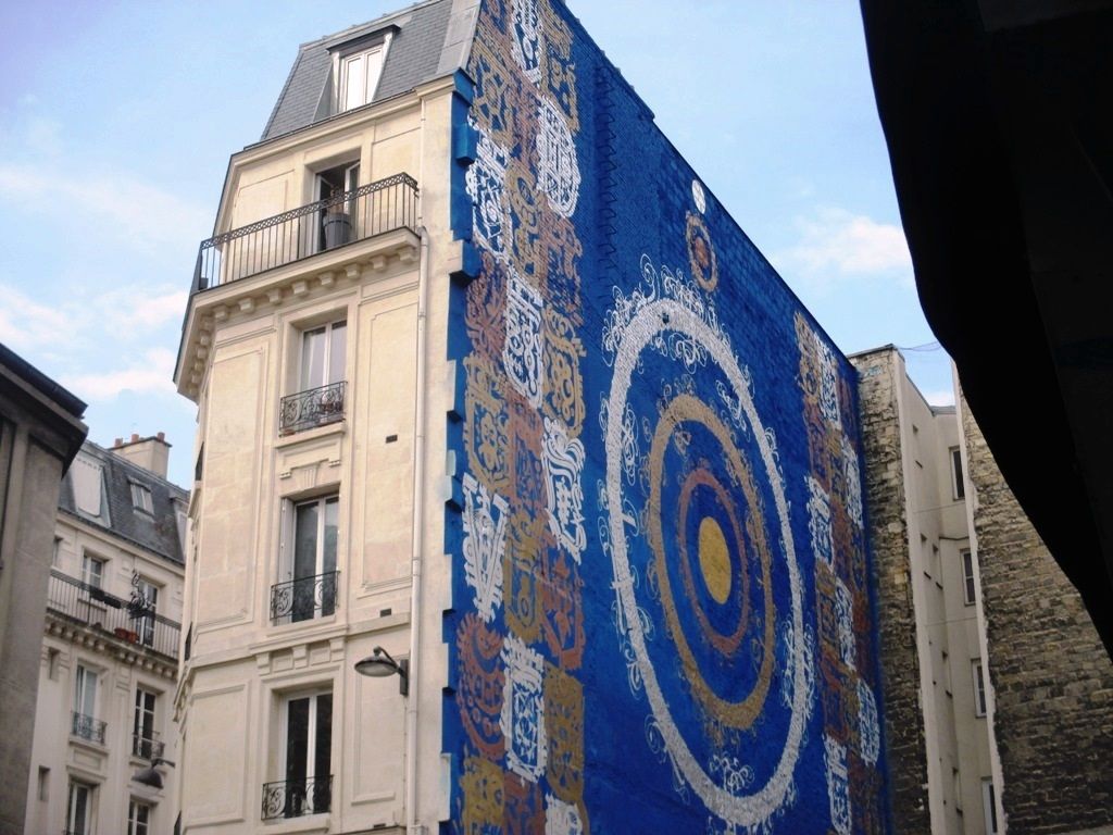 Fresque sur immeuble (Tarek Benaoum)