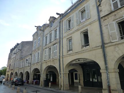 Rue à arcades, La Rochelle