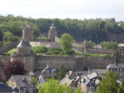 Chateau de Fougères vu de la ville