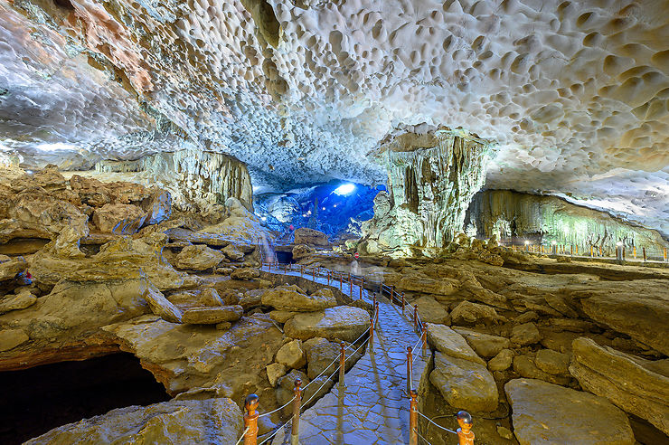 Que faire à la baie d’Ha Long ? Kayak, rando, grottes… 