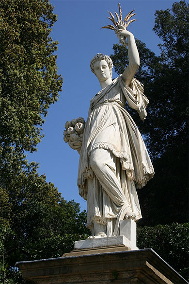 Une statue dans les jardins Boboli Une statue dans les jardins Boboli