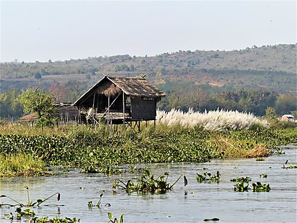 Paysage des rives du lac Sankar