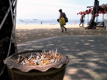 On ne fume plus sur les plages Thailandaises