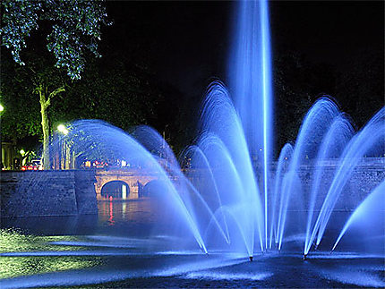 Nîmes la fontaine du canal