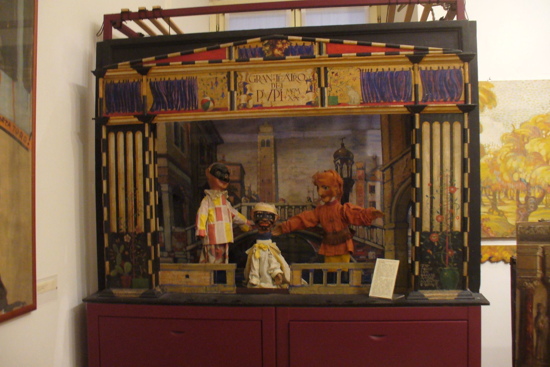 Marionnettes dans le musée du théatre