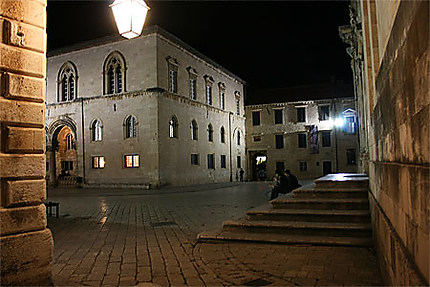 Vieille ville de Dubrovnik de nuit