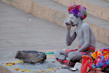 Sur les ghats de Varanasi, Inde