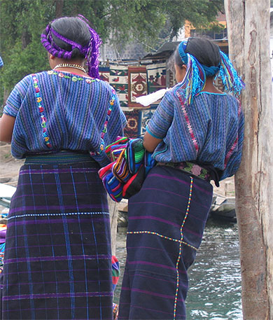 Jeunes filles à Santa Catarina Palopo Jeunes filles à Santa Catarina Palopo