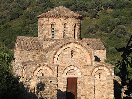 Charme d'une église perdue au fin fond de la Crète