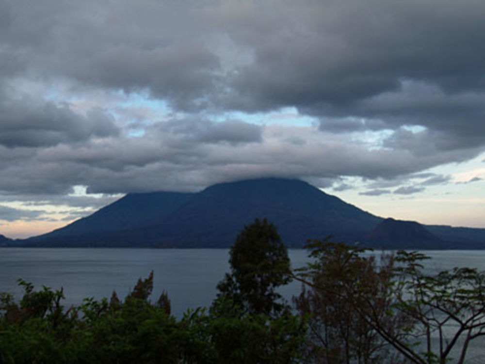 Volcan Attitlan