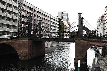 Die Jungfernbrücke