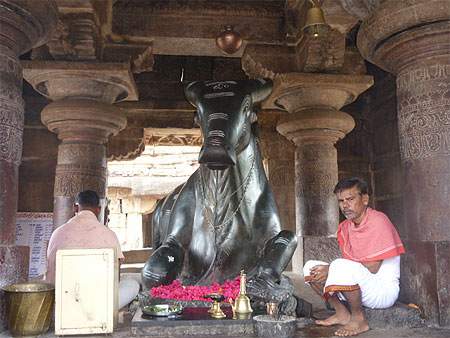 Temple de Hoysaleśvara Temple de Hoysaleśvara