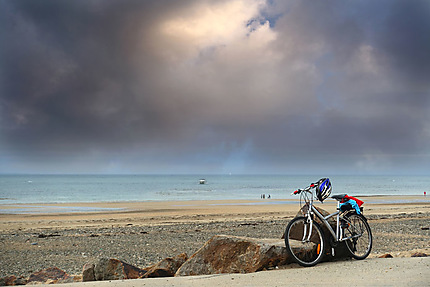 Vélo devant la plage