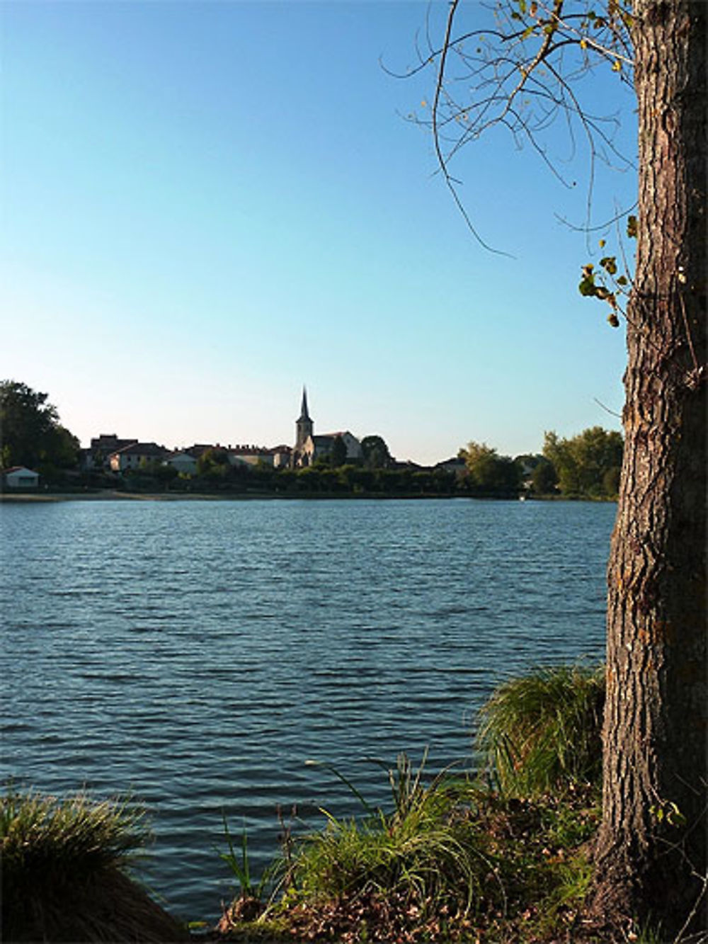 Vue sur Flavignac à partir du Lac St Fortunat