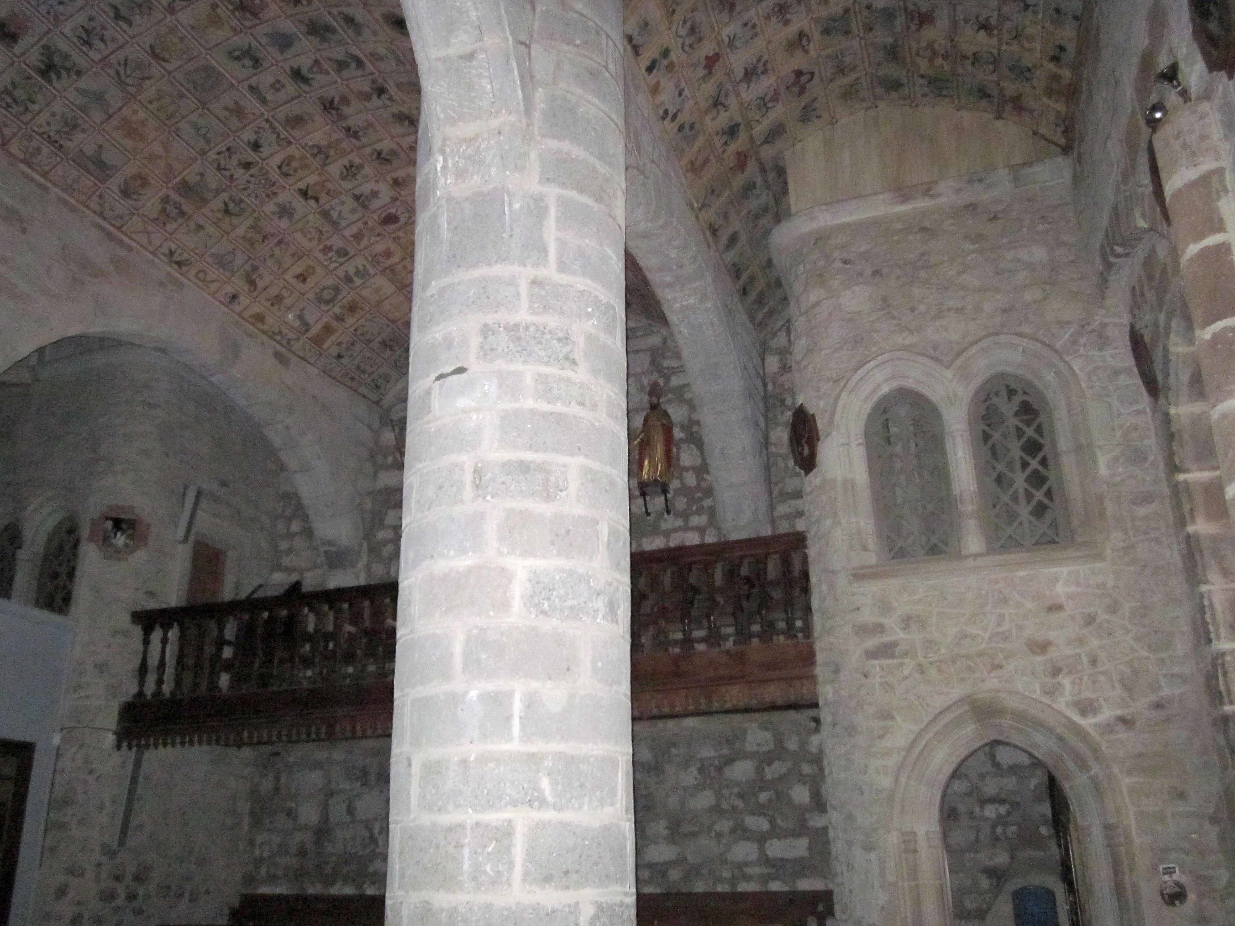 Intérieur de l'église Saint Léger de Cheylade