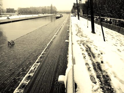 Canal de l'Ourcq en hiver