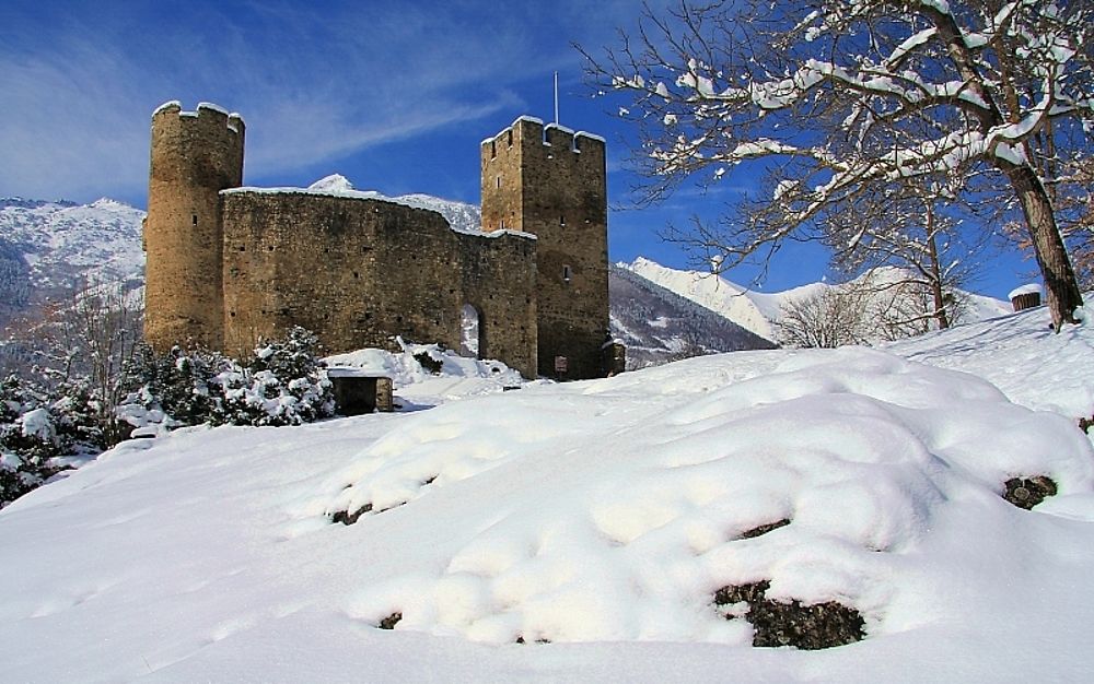 Dominant la vallée de Luz ...