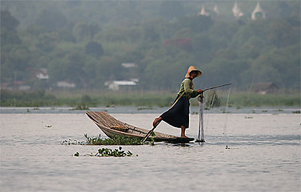 Un pêcheur sur le Lac Inle