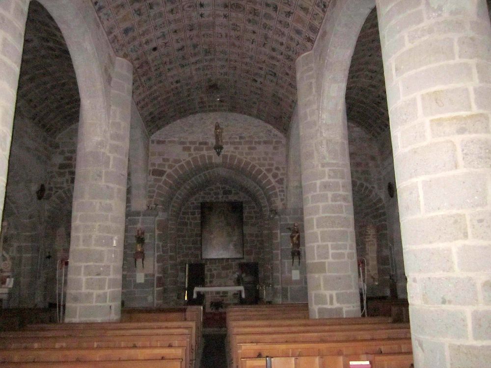 Intérieur de l'église Saint Léger de Cheylade