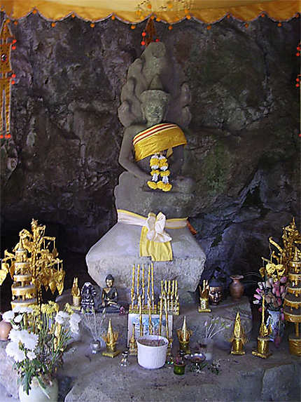 Boudha dans le temple Khmer 