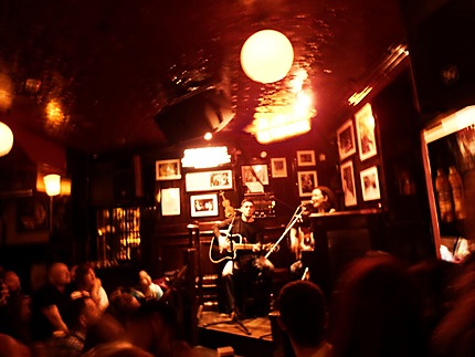 Live music at Temple Bar