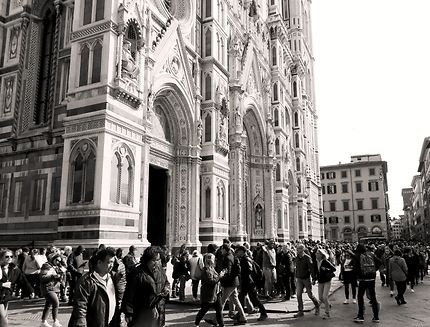Parvis de la basilique Santa Croce de Florence