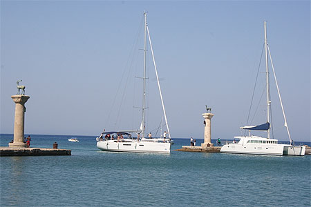 Porte d'entrée du port de Rhodes Porte d'entrée du port de Rhodes